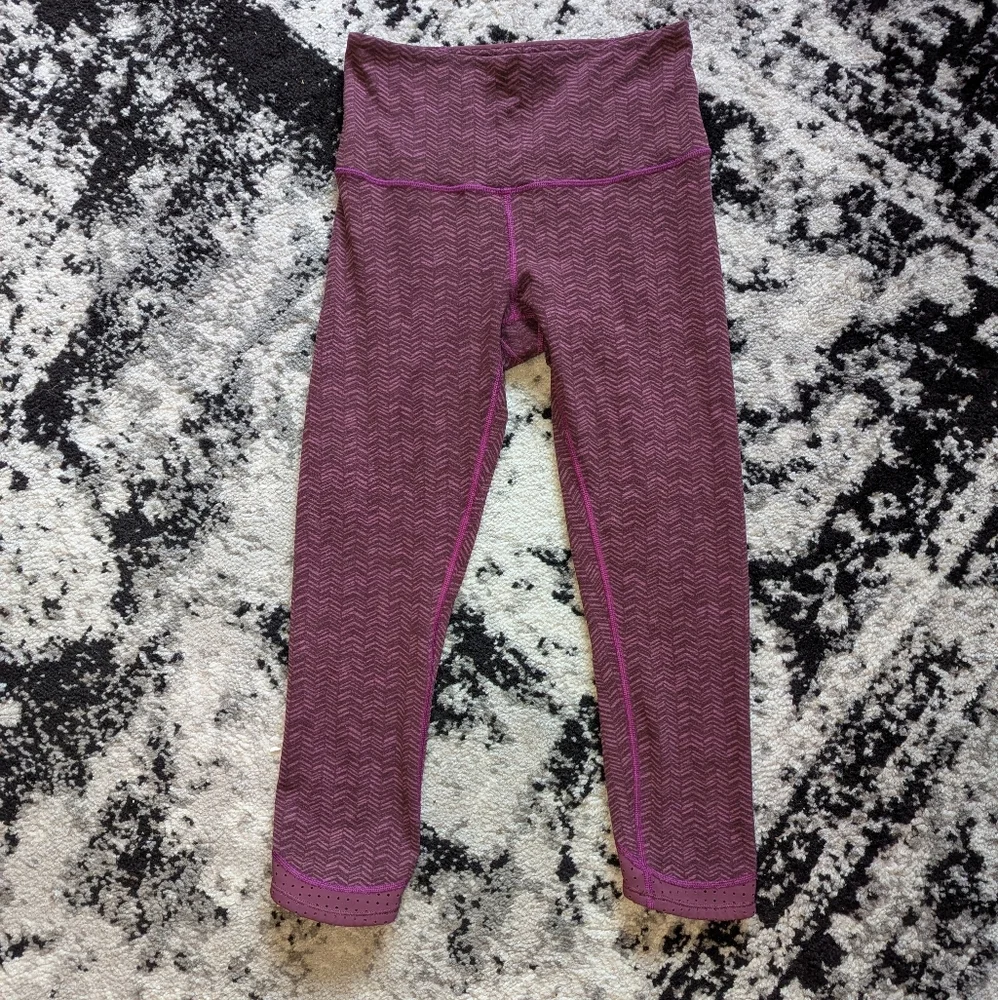 Lululemon Cropped 23